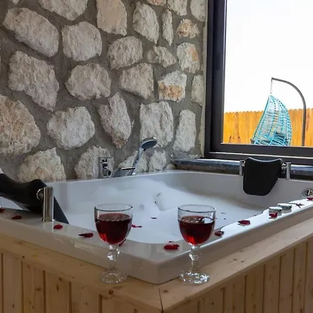 Melisa Oezel Havuzlu * Kaş